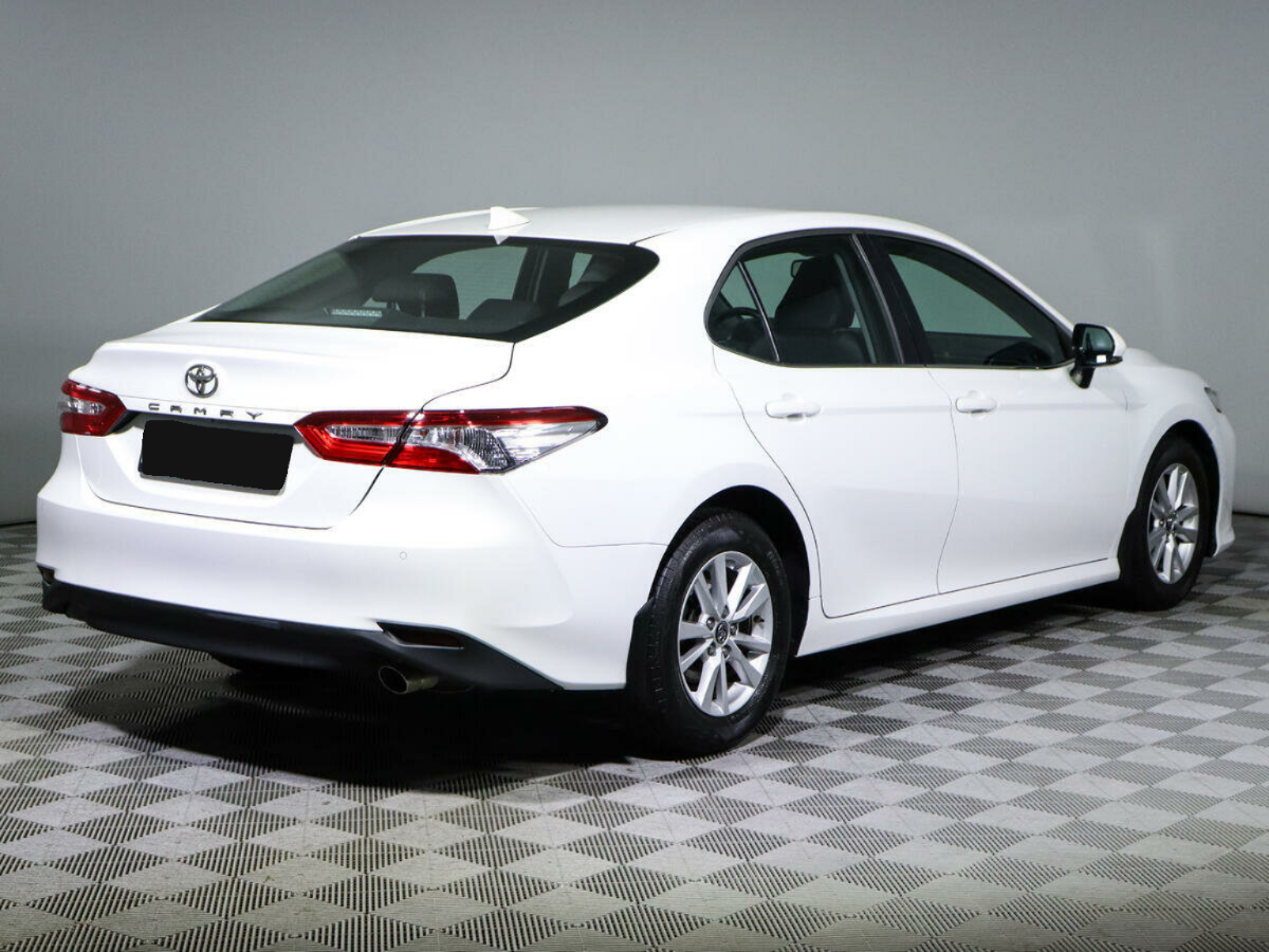 Toyota Camry, 2018