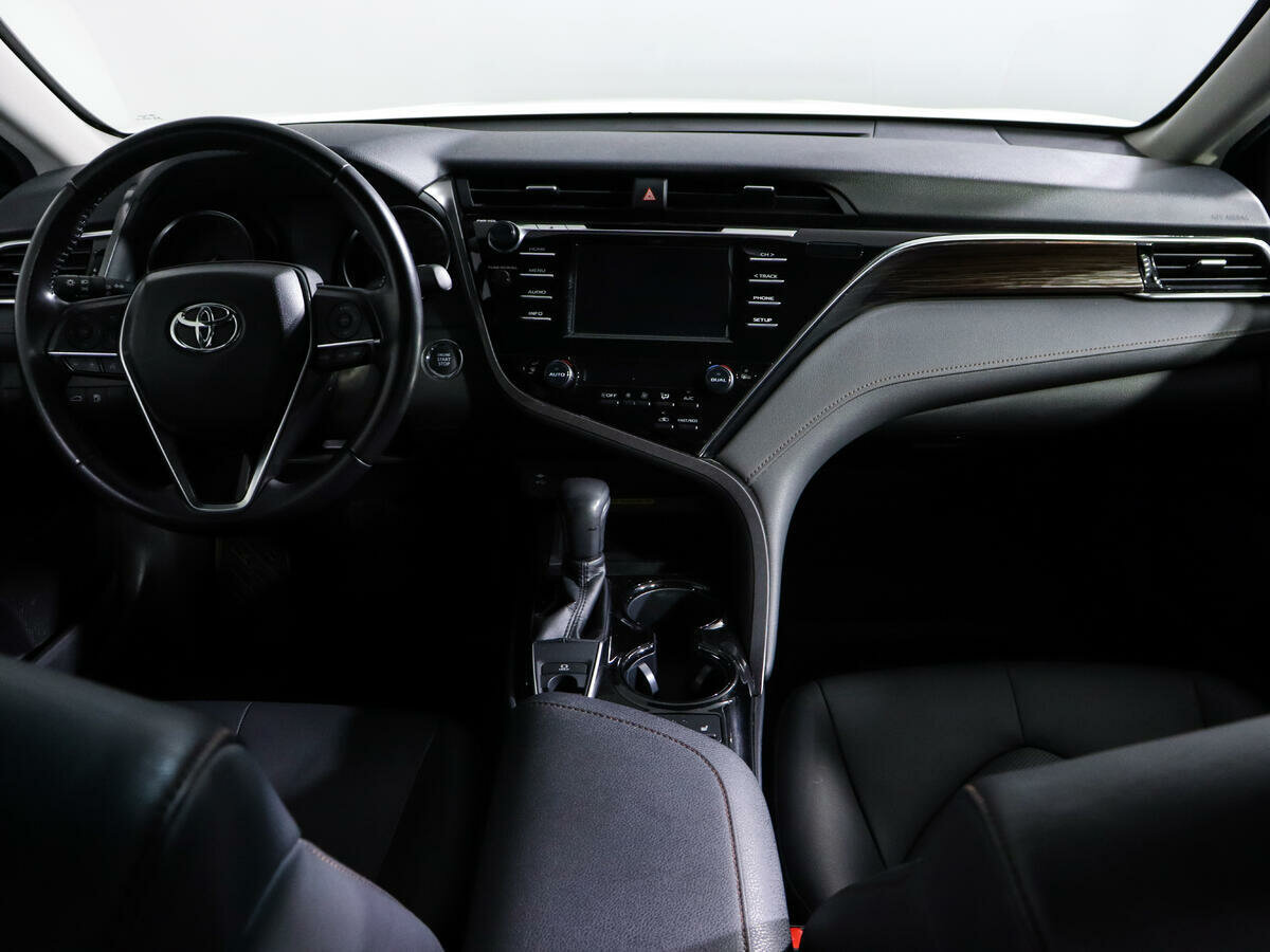 Toyota Camry, 2018