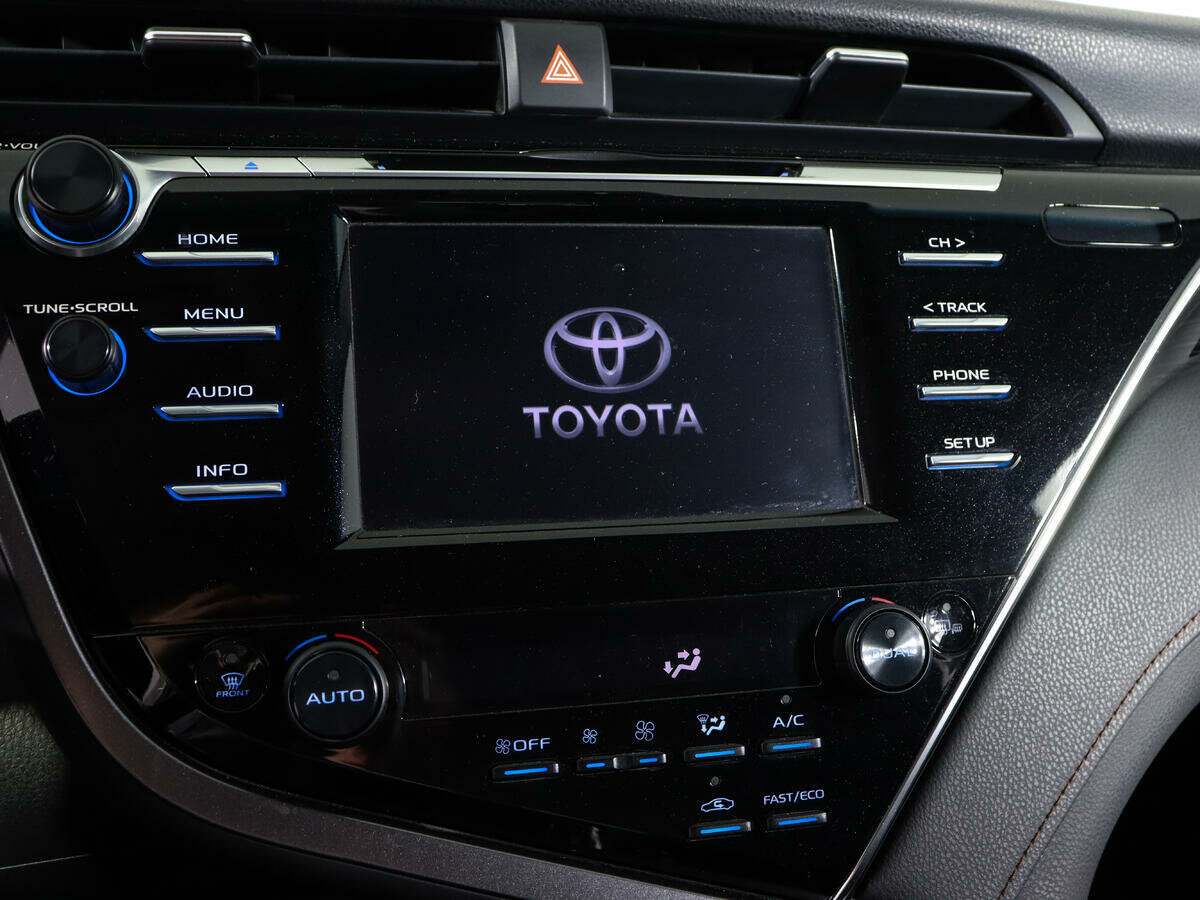 Toyota Camry, 2018