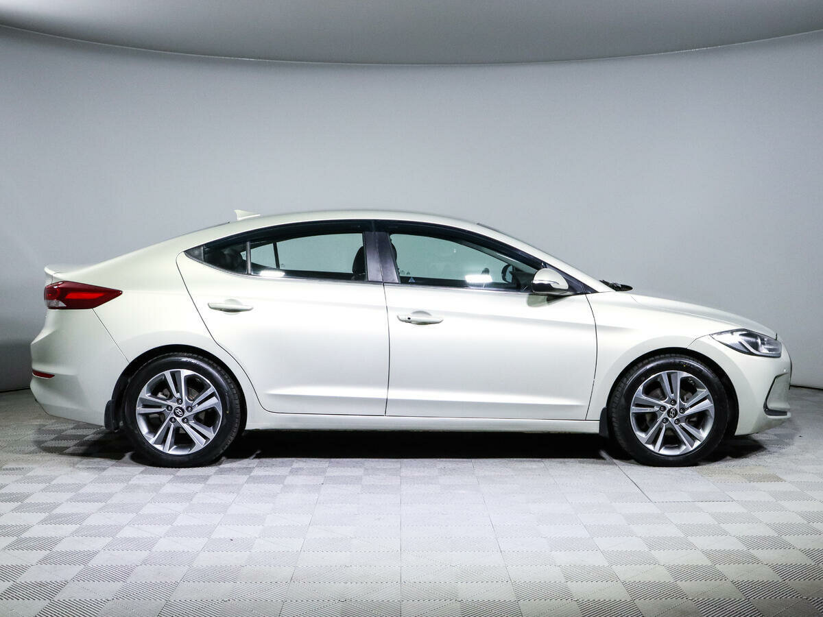 Hyundai Elantra, 2018