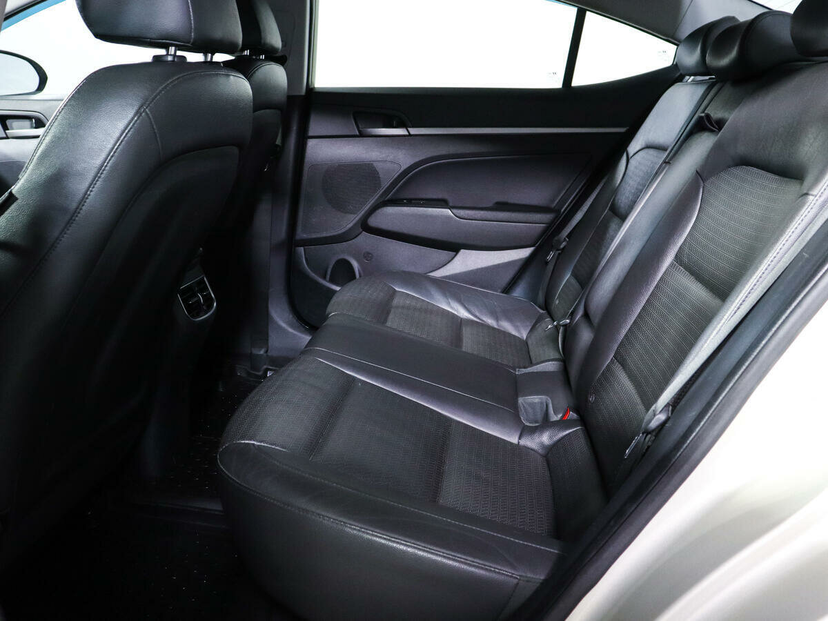 Hyundai Elantra, 2018