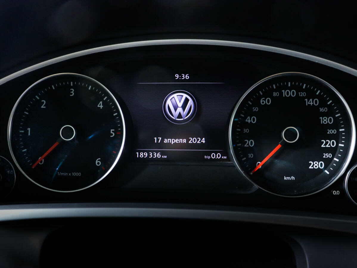 Volkswagen Touareg, 2012