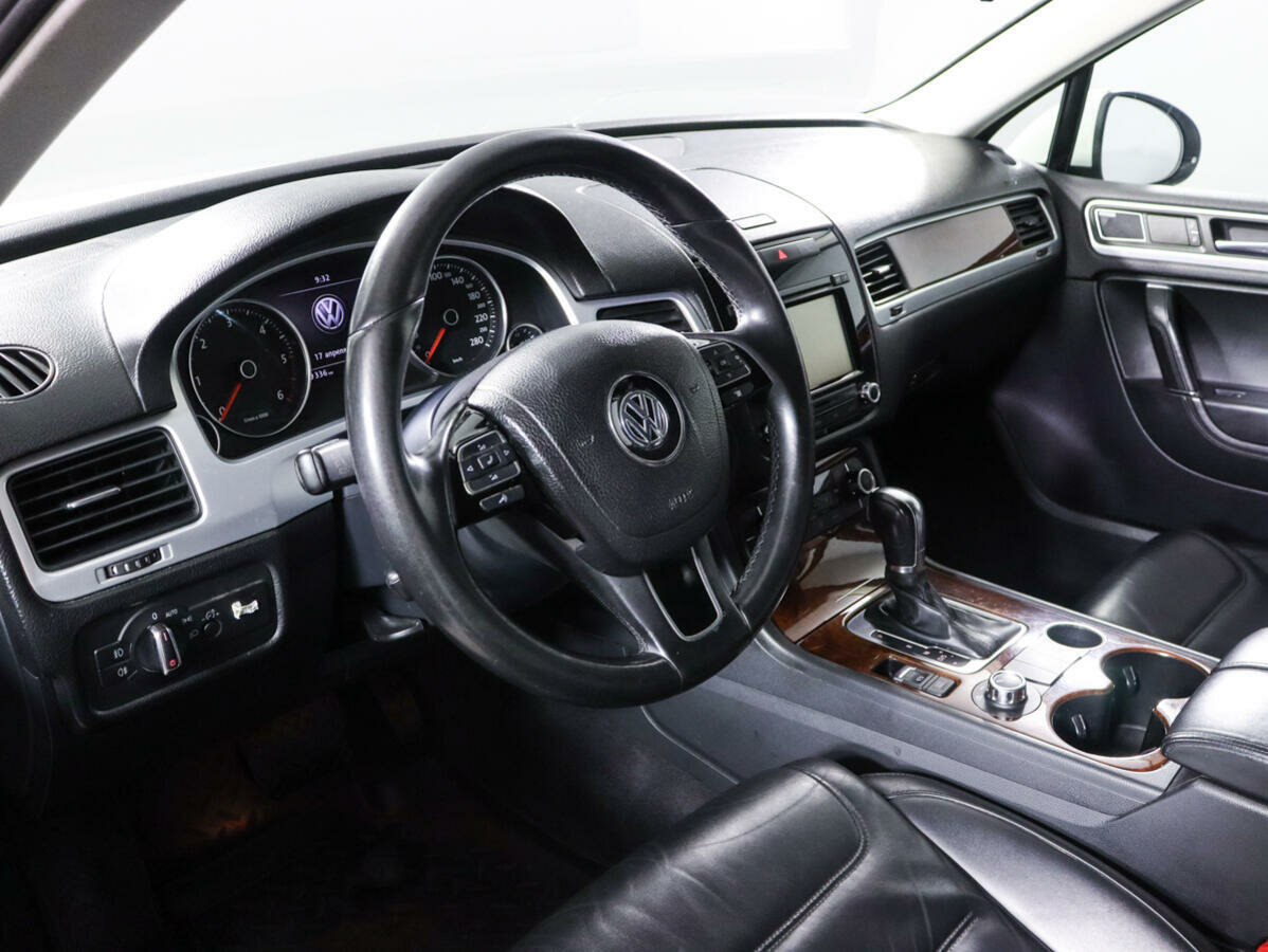 Volkswagen Touareg, 2012