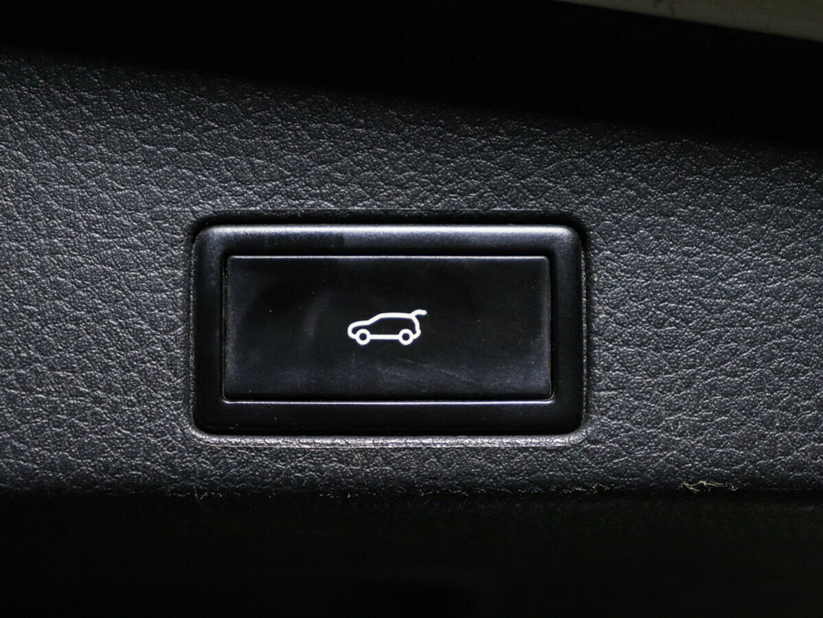 Volkswagen Touareg, 2012