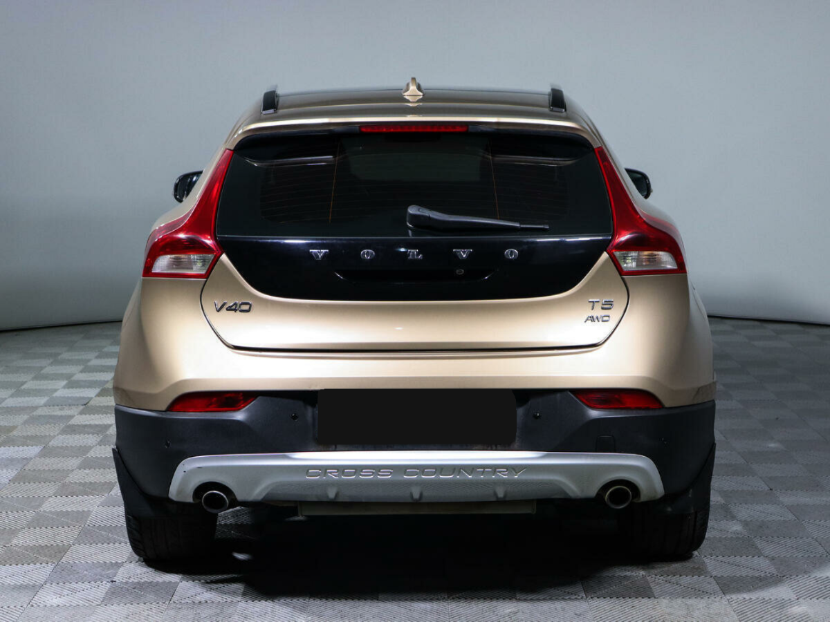 Volvo V40 Cross Country, 2013