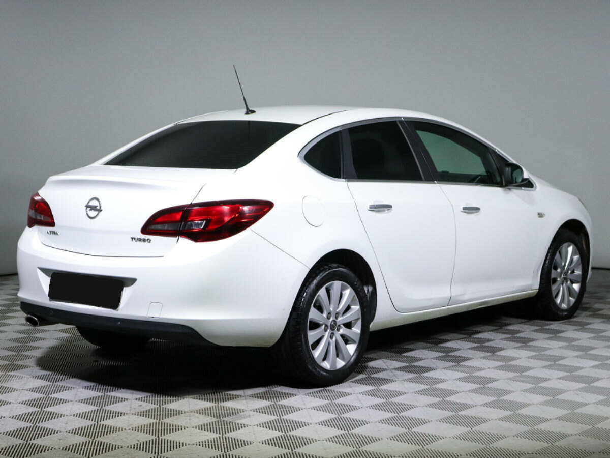 Opel Astra, 2013