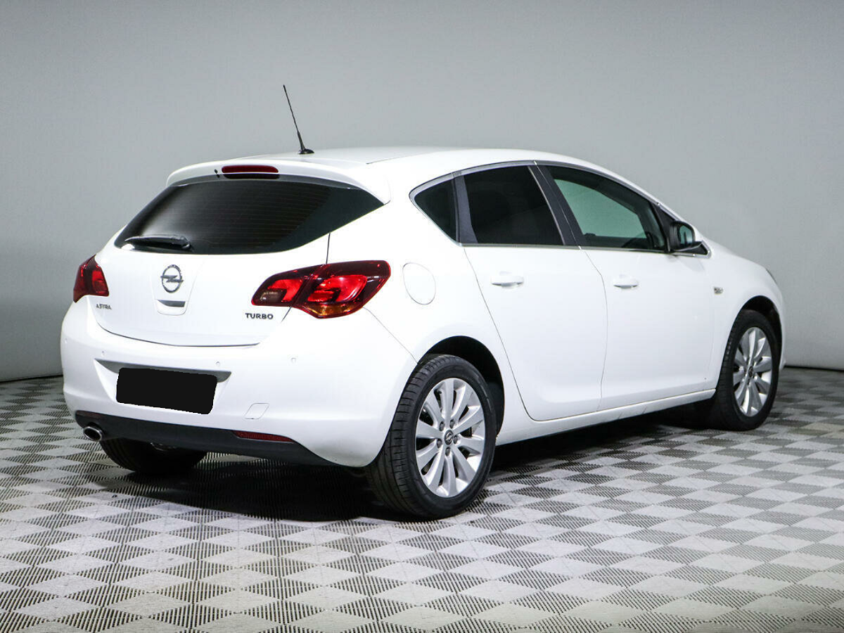 Opel Astra, 2010