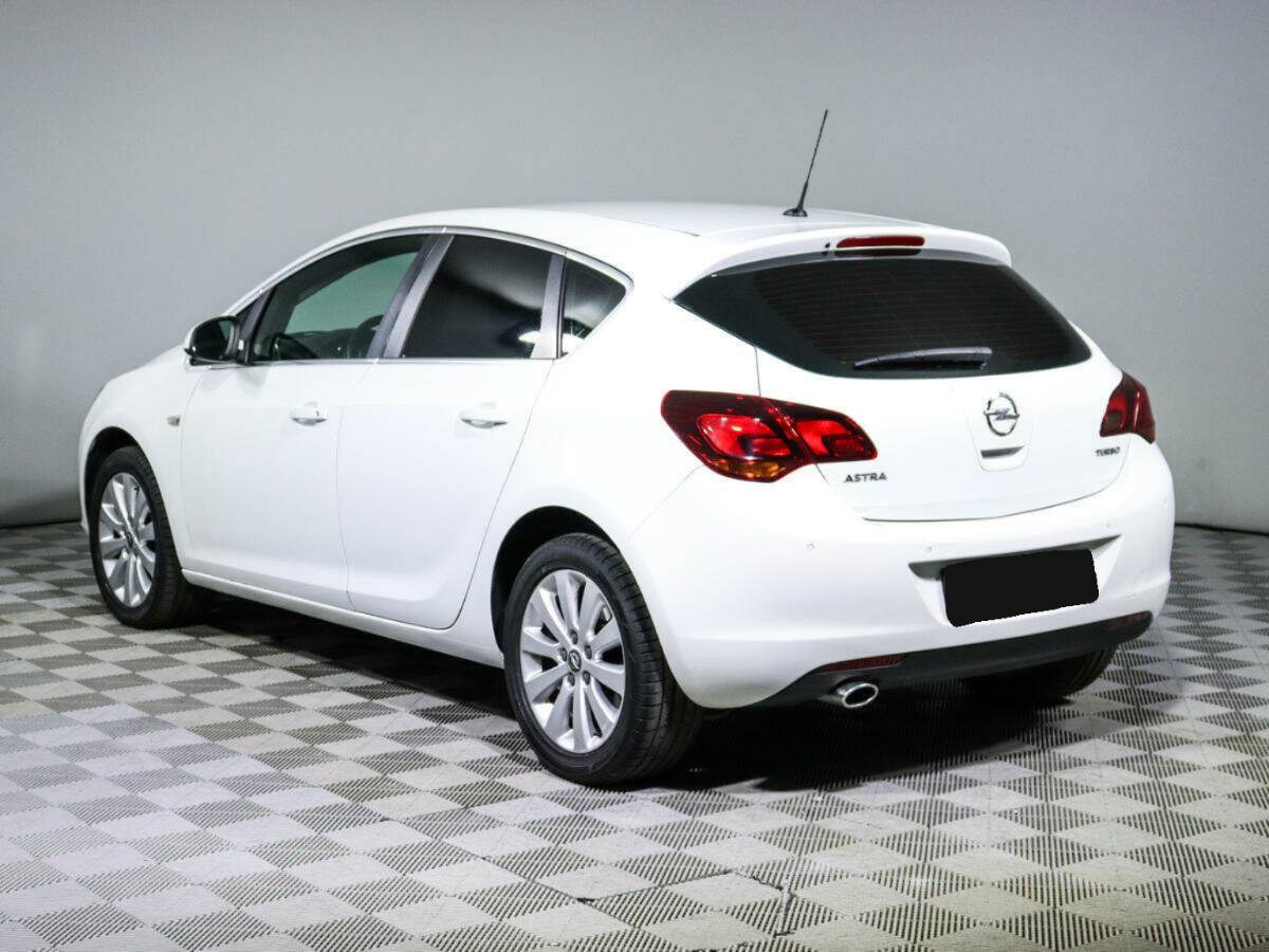 Opel Astra, 2010