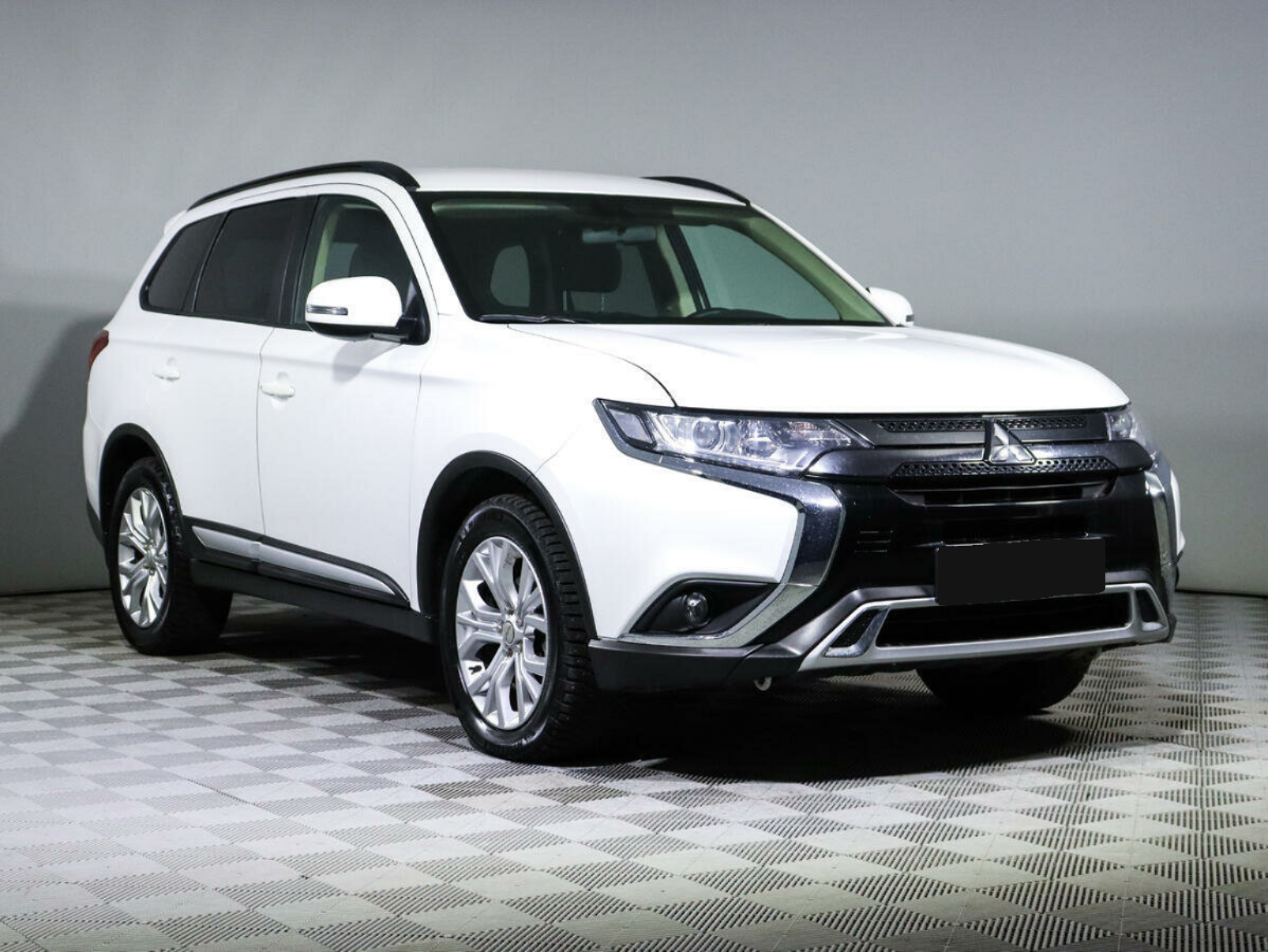 Mitsubishi Outlander, 2022