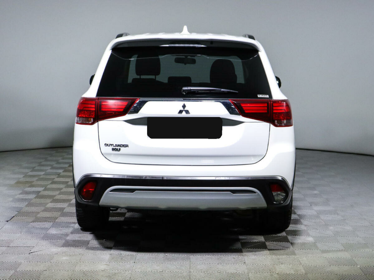 Mitsubishi Outlander, 2022