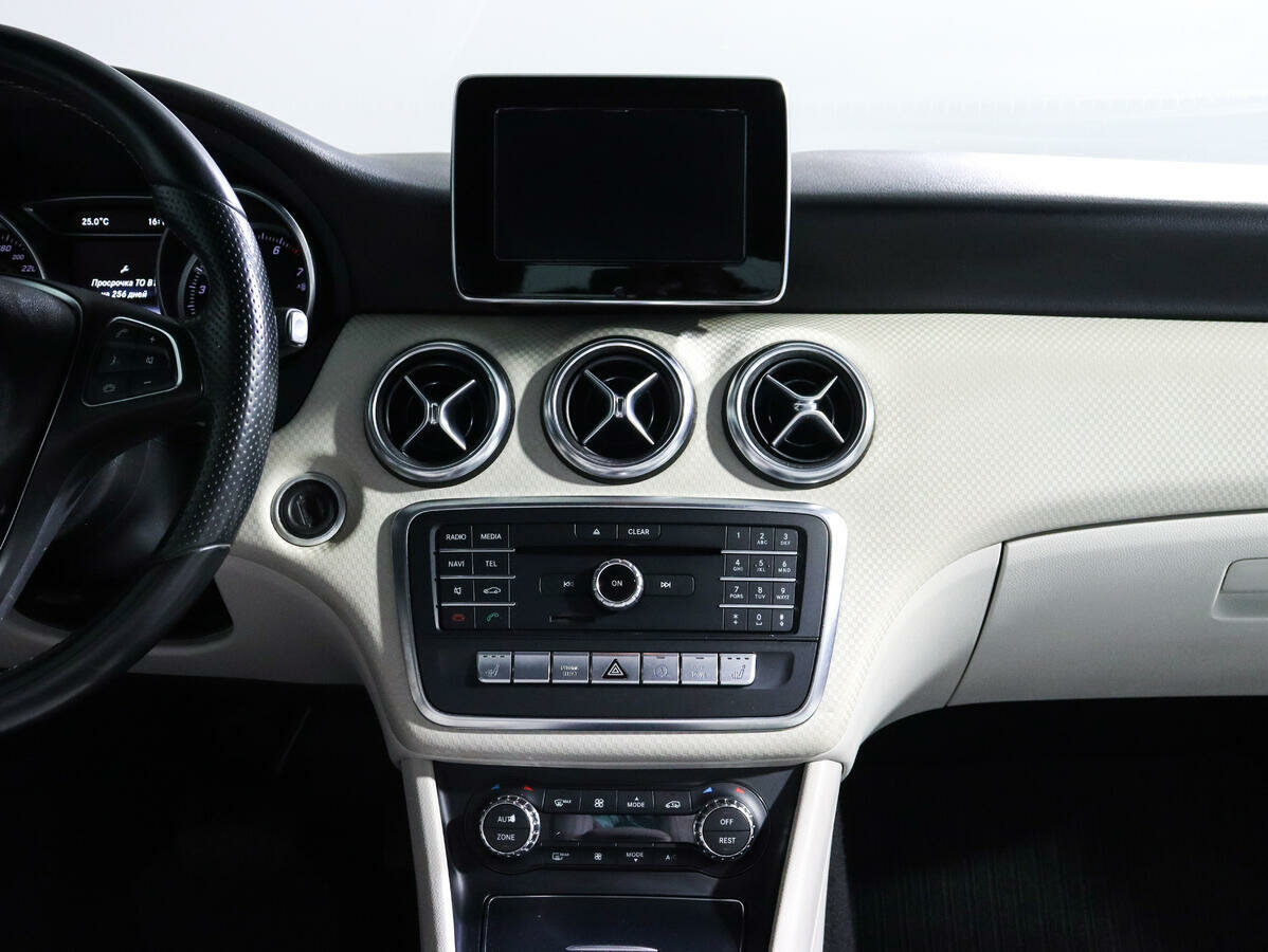 Mercedes-Benz A-Класс 180, 2015