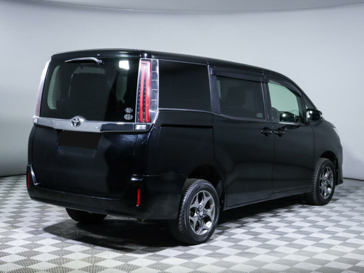 Toyota Noah, 2017