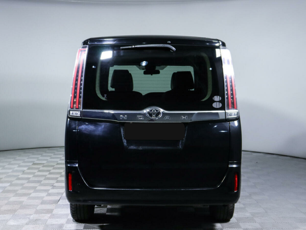 Toyota Noah, 2017