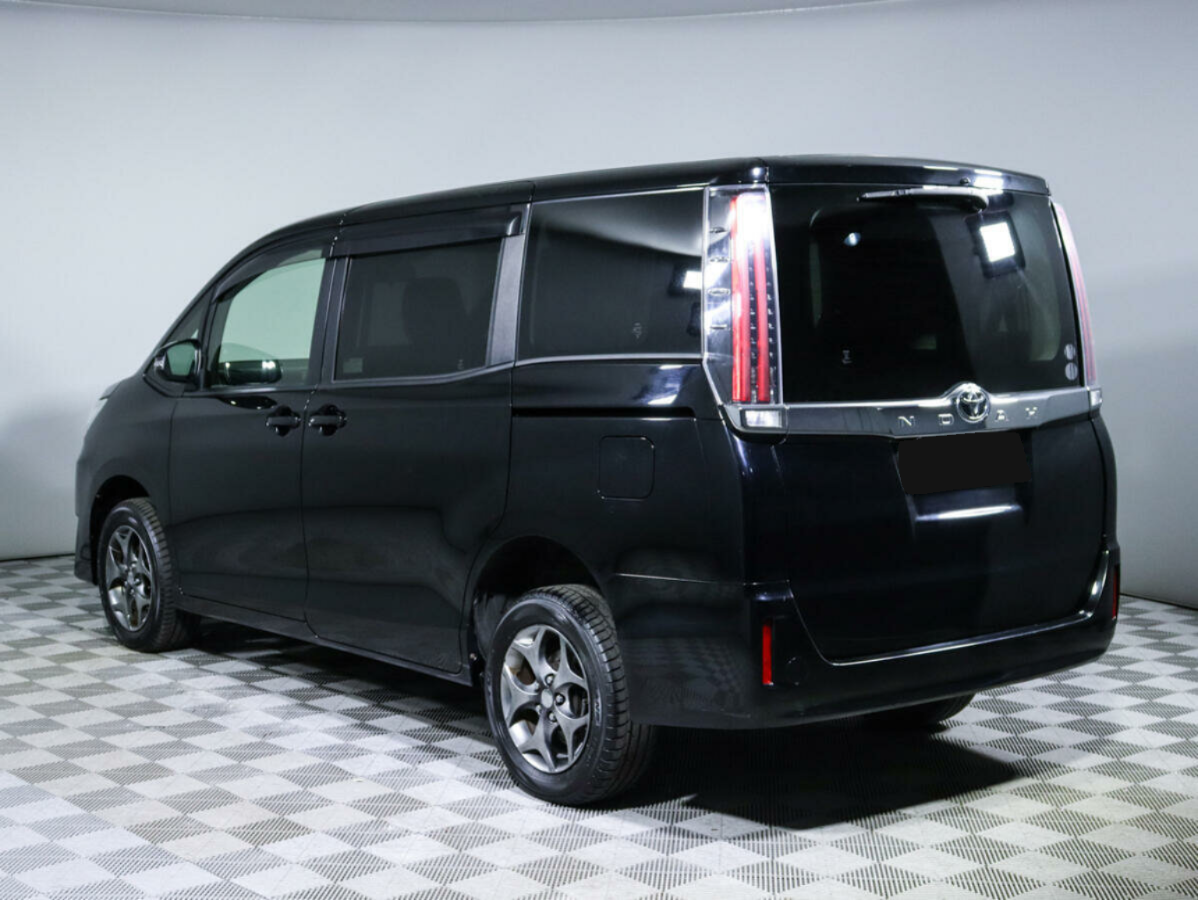 Toyota Noah, 2017