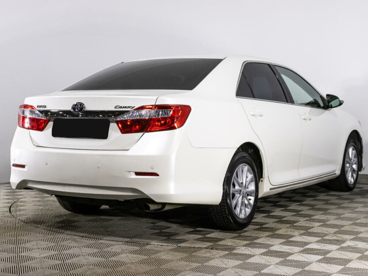 Toyota Camry, 2014