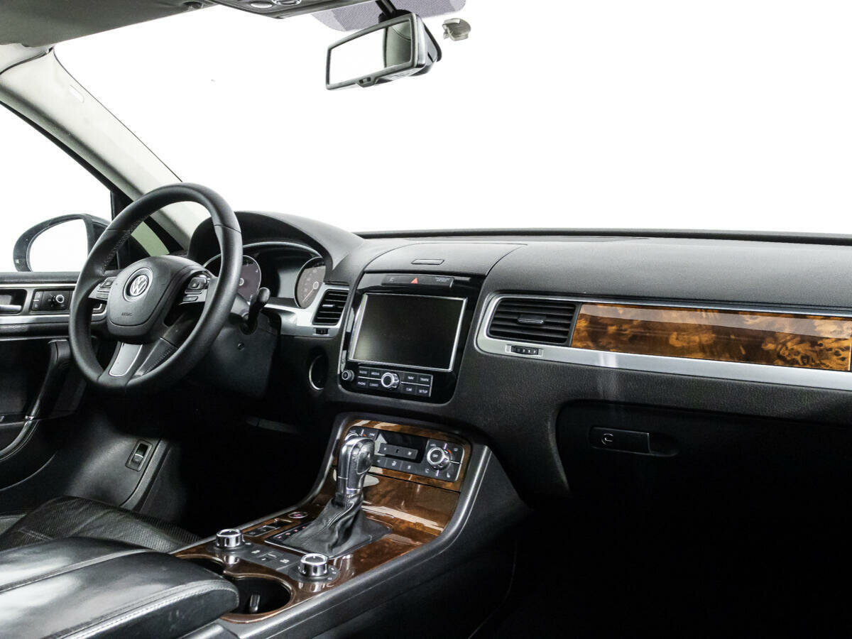 Volkswagen Touareg, 2011