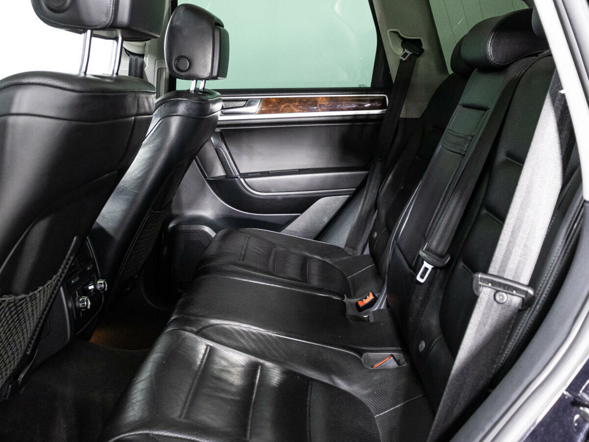 Volkswagen Touareg, 2011