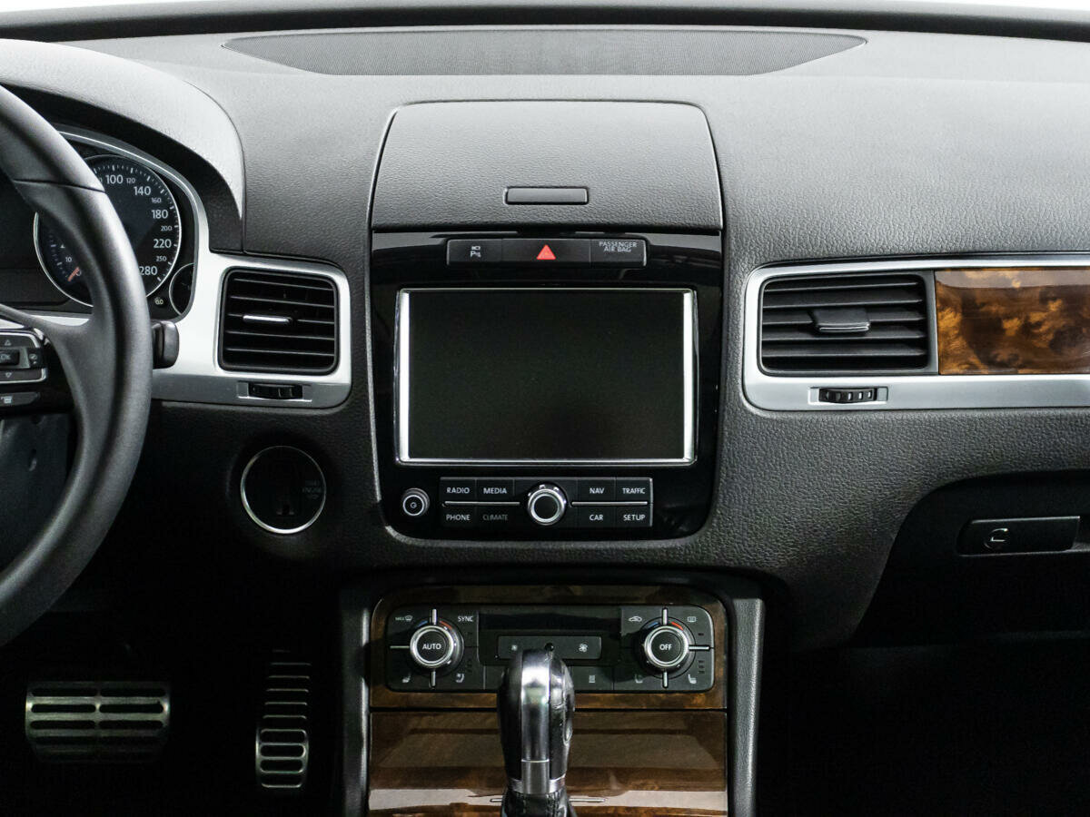 Volkswagen Touareg, 2011