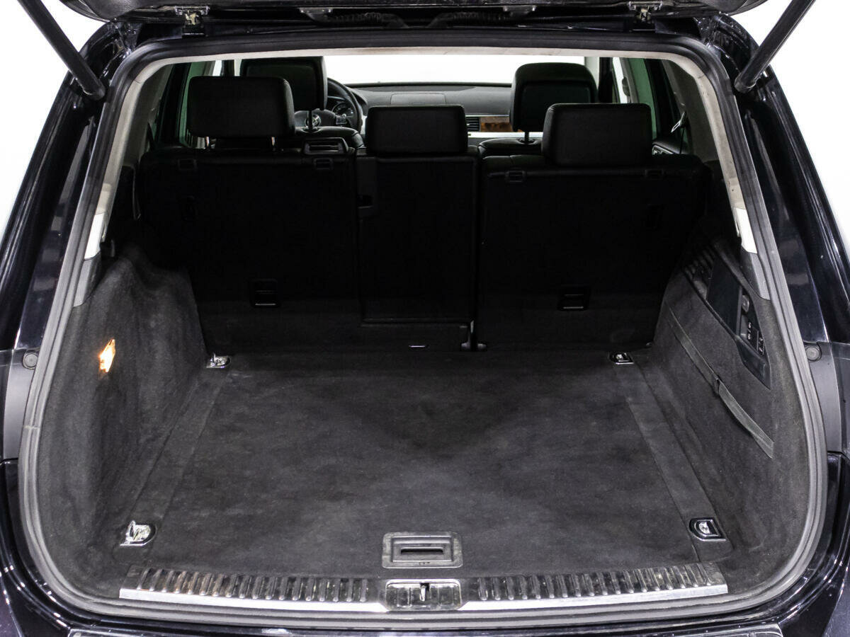 Volkswagen Touareg, 2011