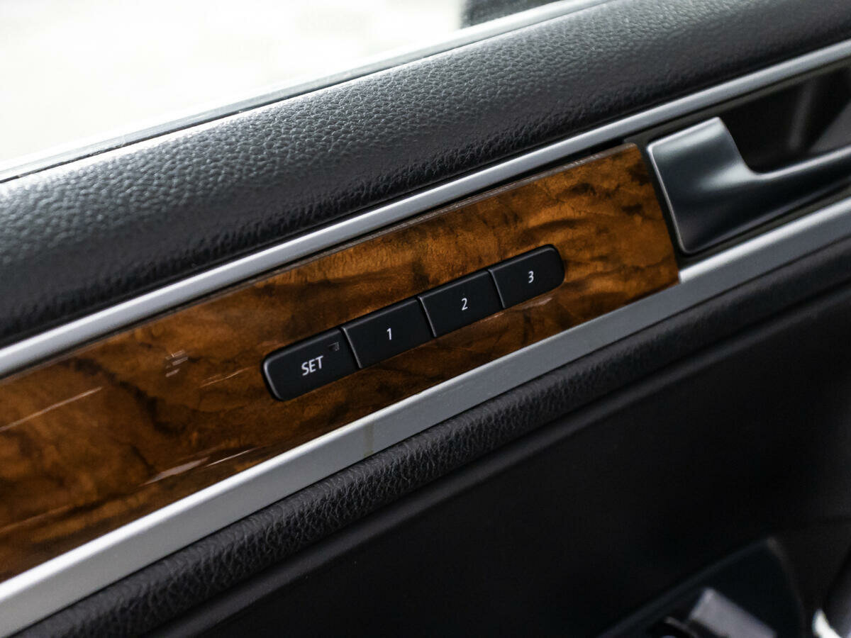 Volkswagen Touareg, 2011