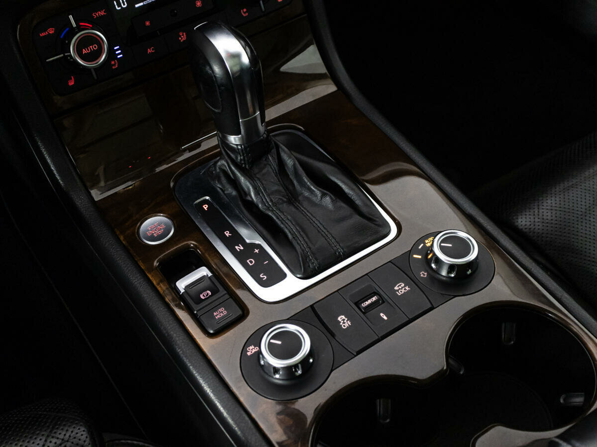 Volkswagen Touareg, 2011