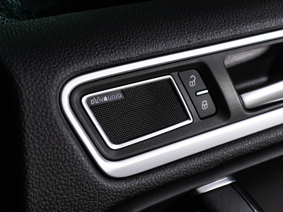 Volkswagen Touareg, 2011