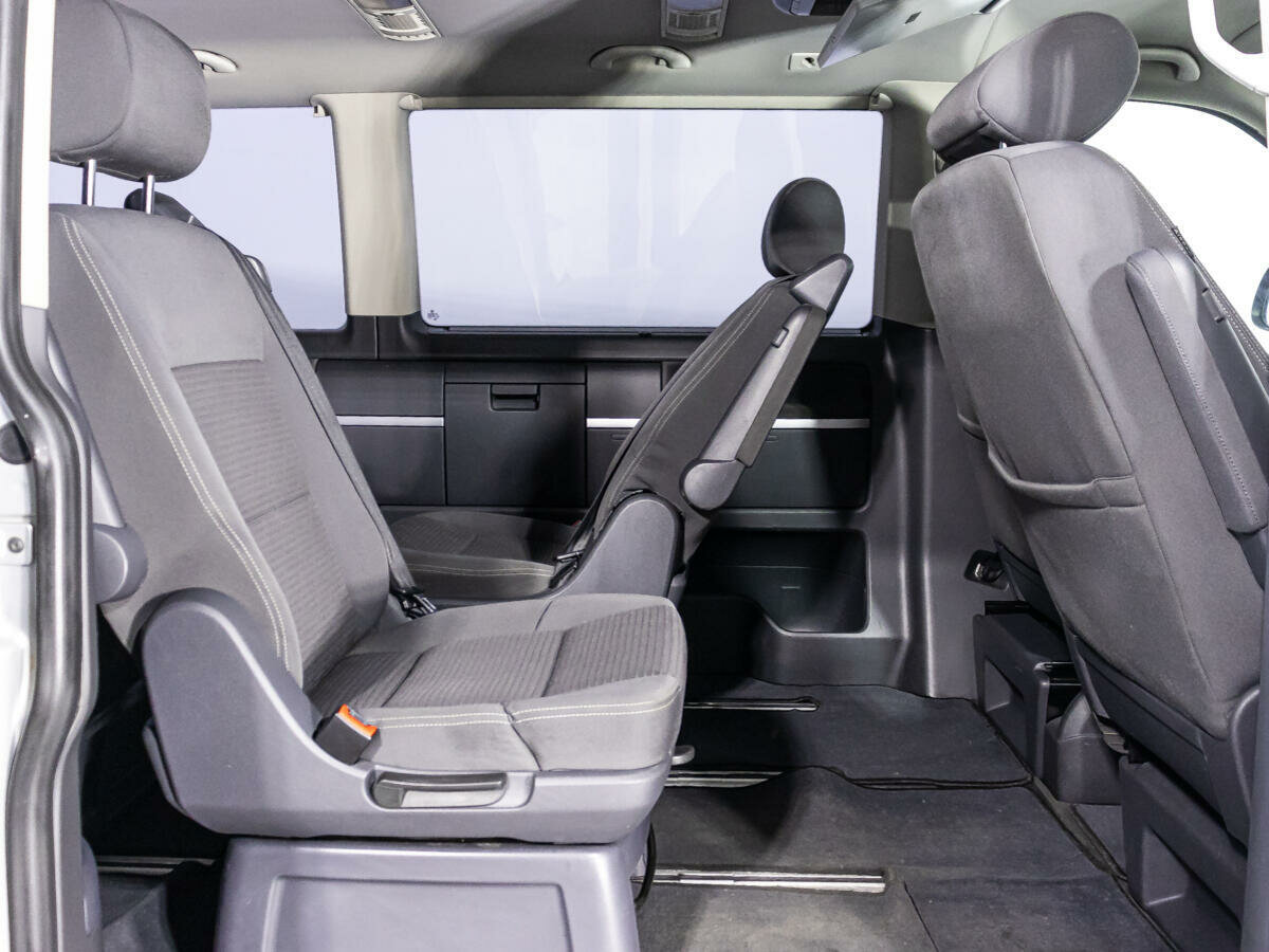 Volkswagen Multivan, 2011