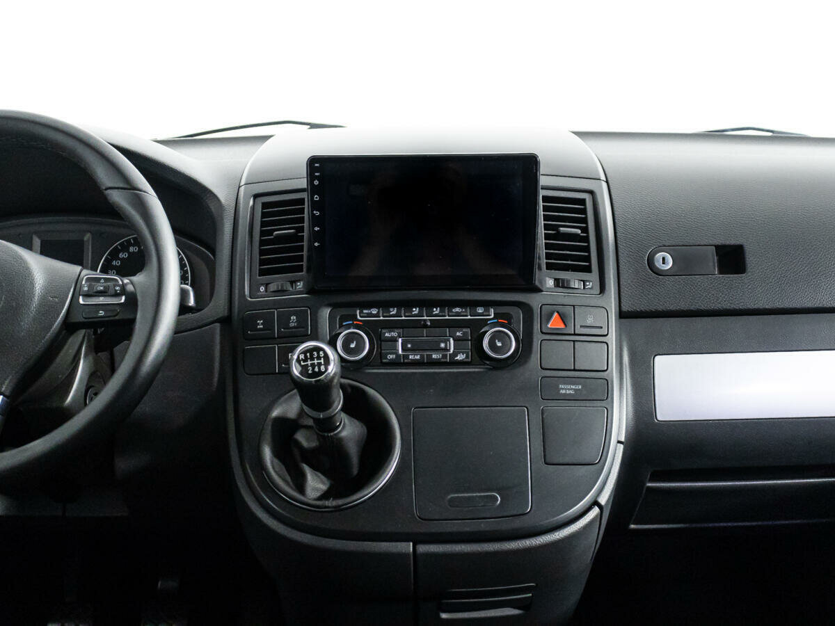 Volkswagen Multivan, 2011