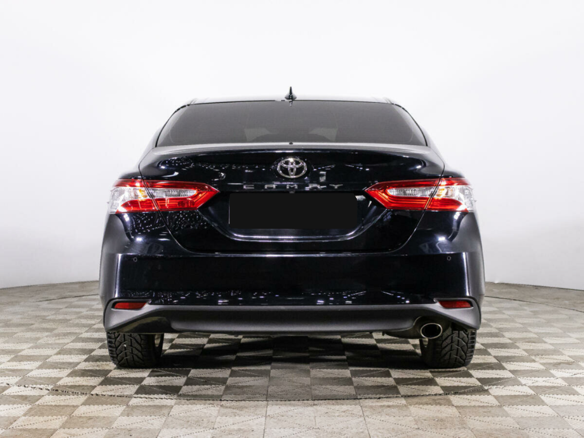 Toyota Camry, 2018