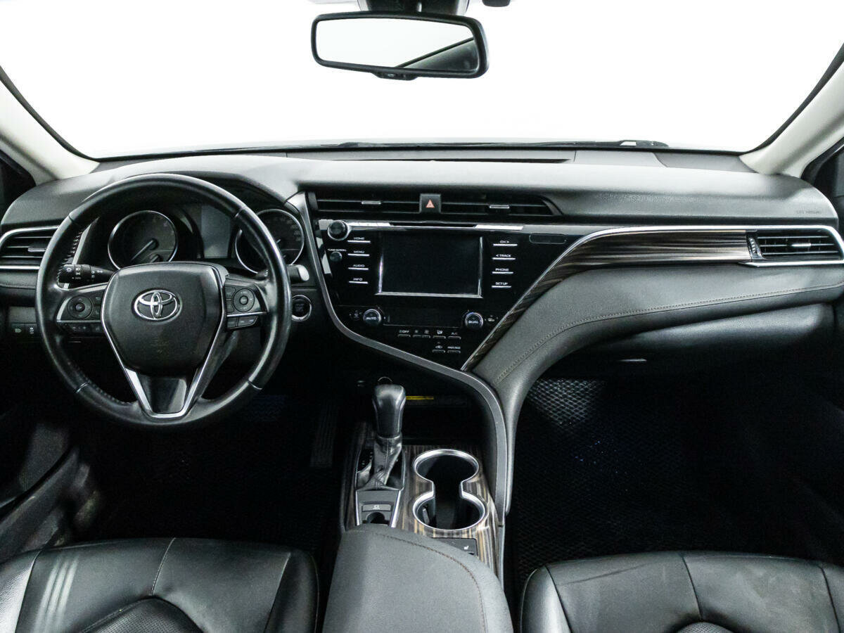 Toyota Camry, 2018