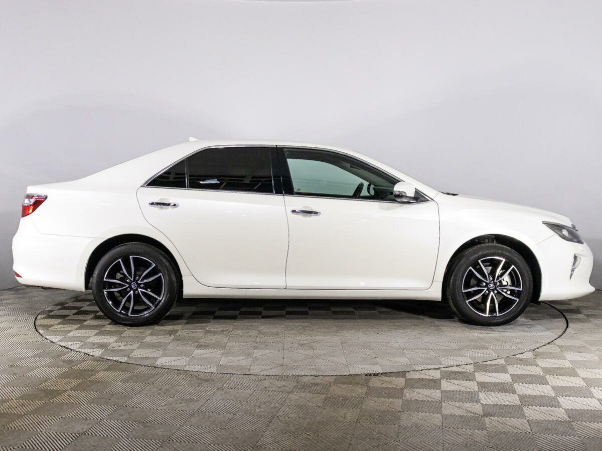 Toyota Camry, 2017