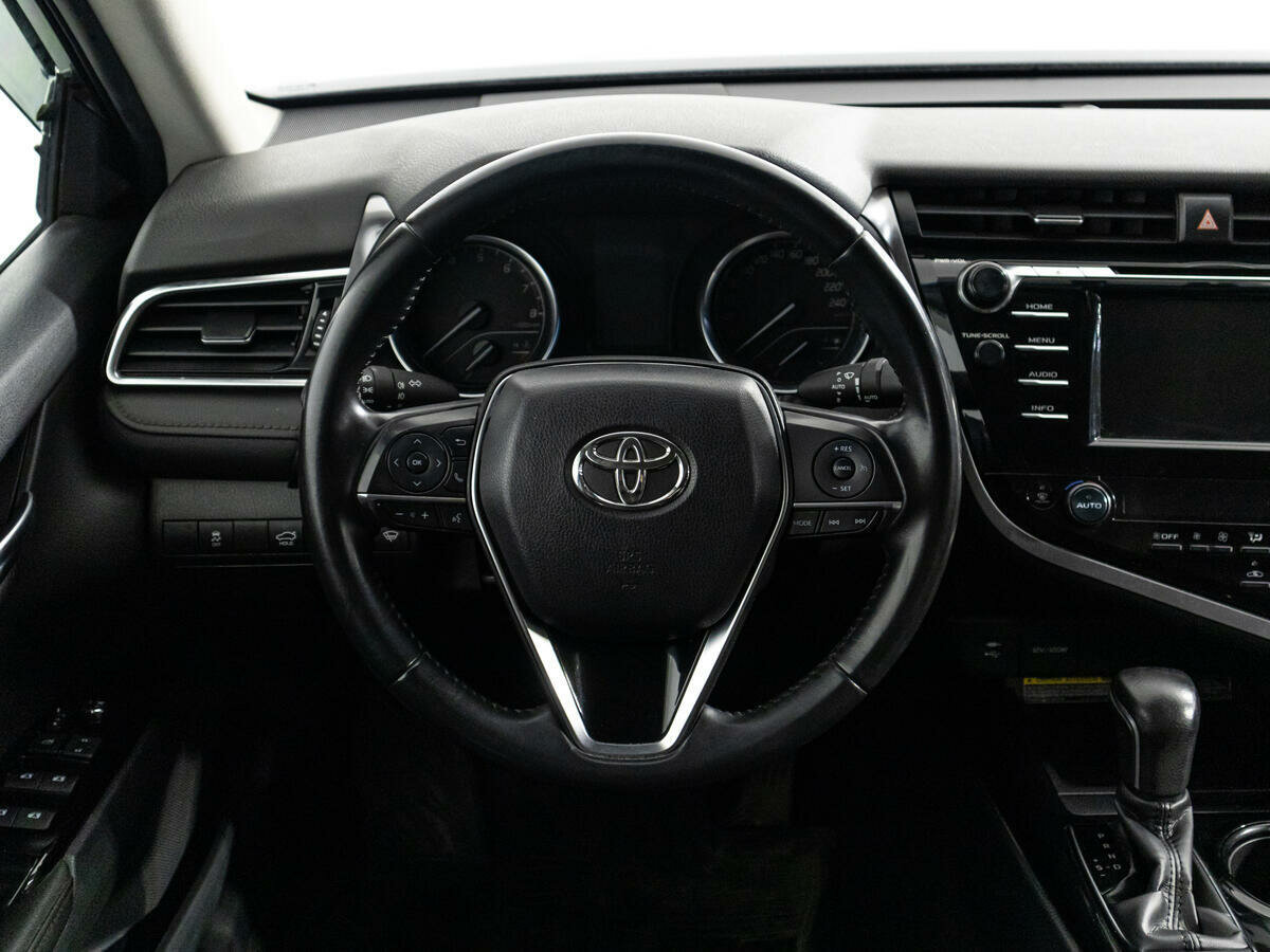 Toyota Camry, 2019