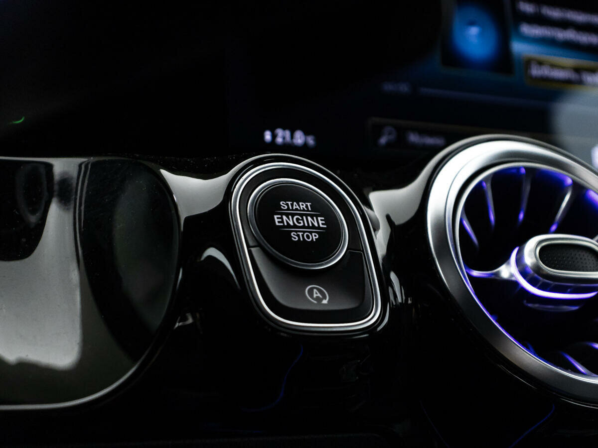 Mercedes-Benz GLA 200, 2020