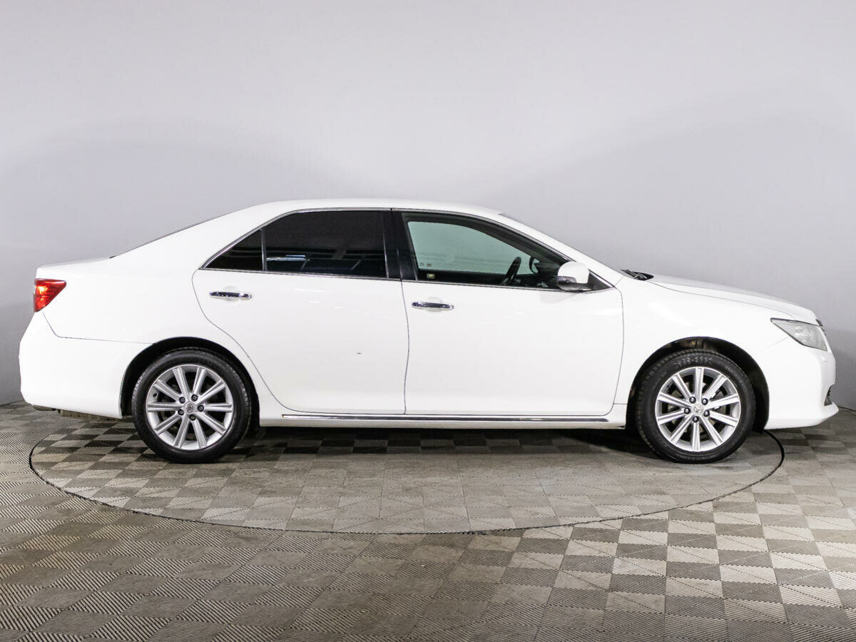 Toyota Camry, 2012