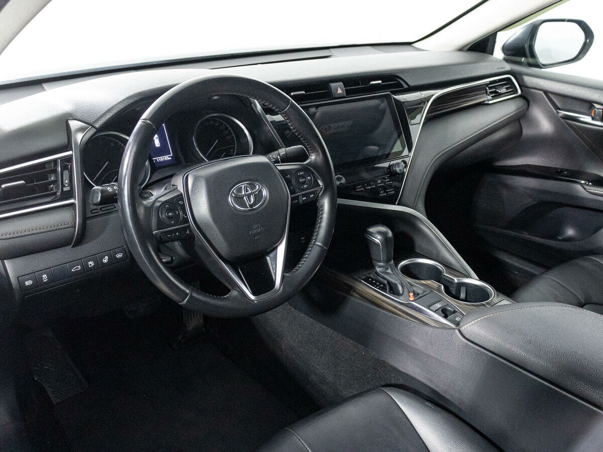 Toyota Camry, 2018