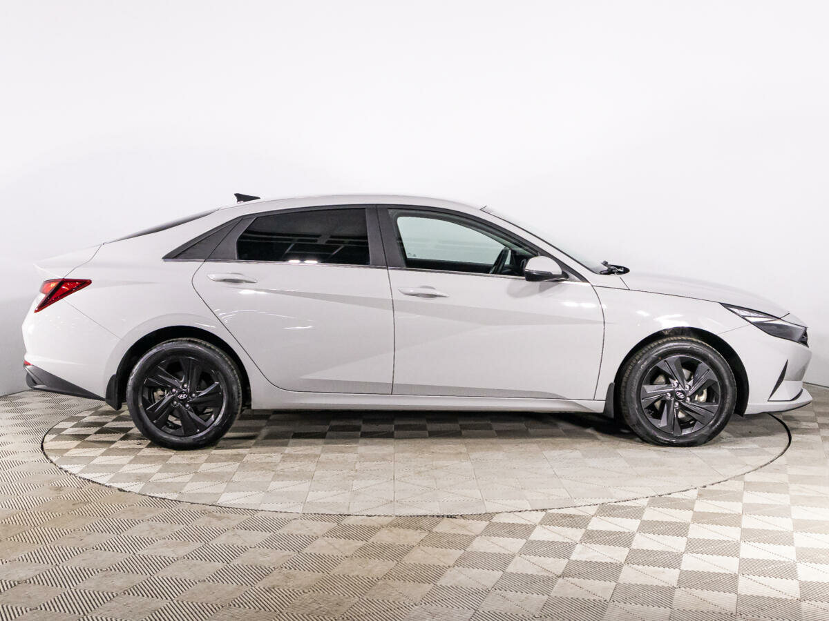 Hyundai Elantra, 2021