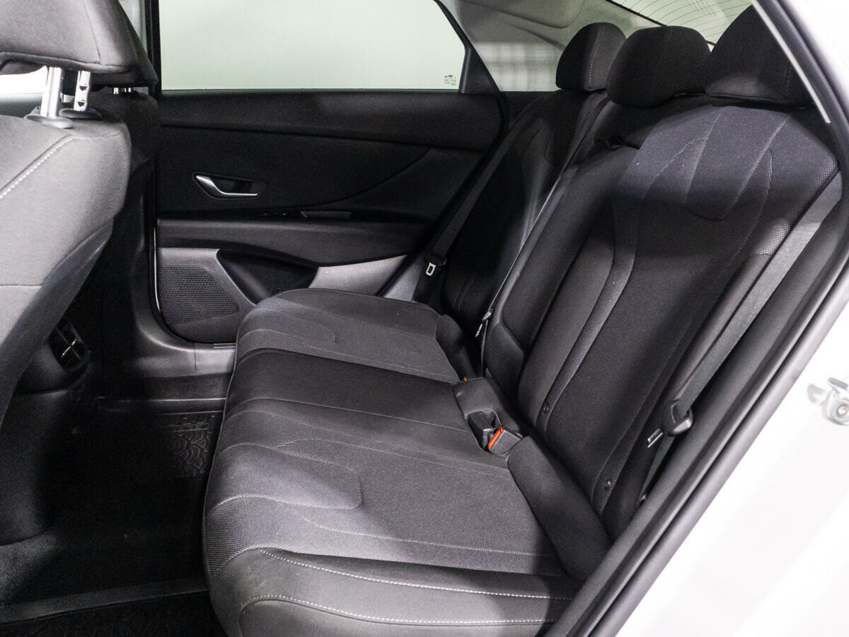 Hyundai Elantra, 2021