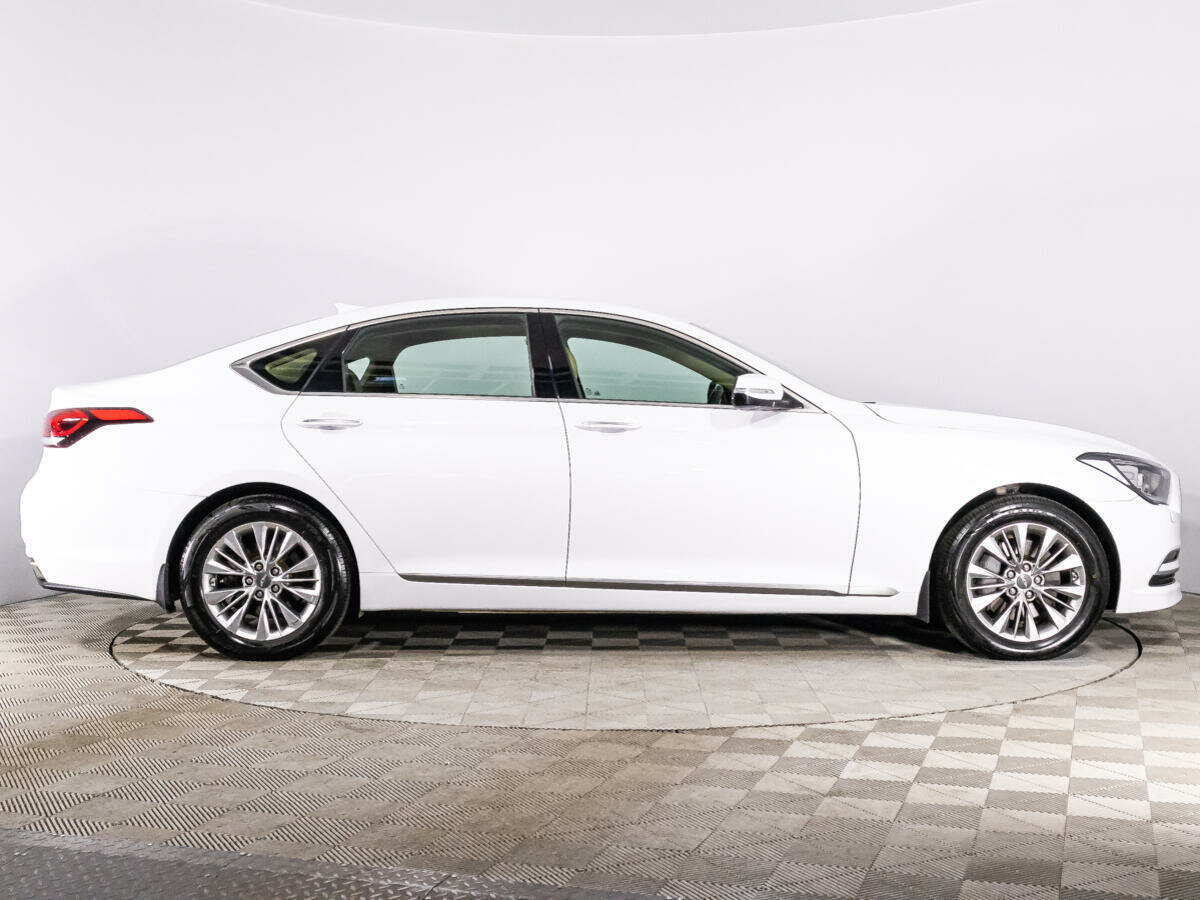 Hyundai Genesis, 2015