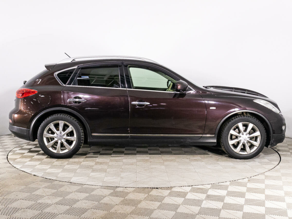 Infiniti EX37, 2010
