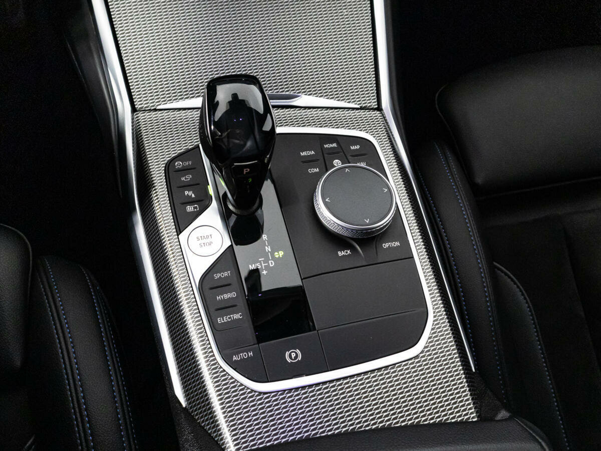 BMW 3 серии 330e, 2020