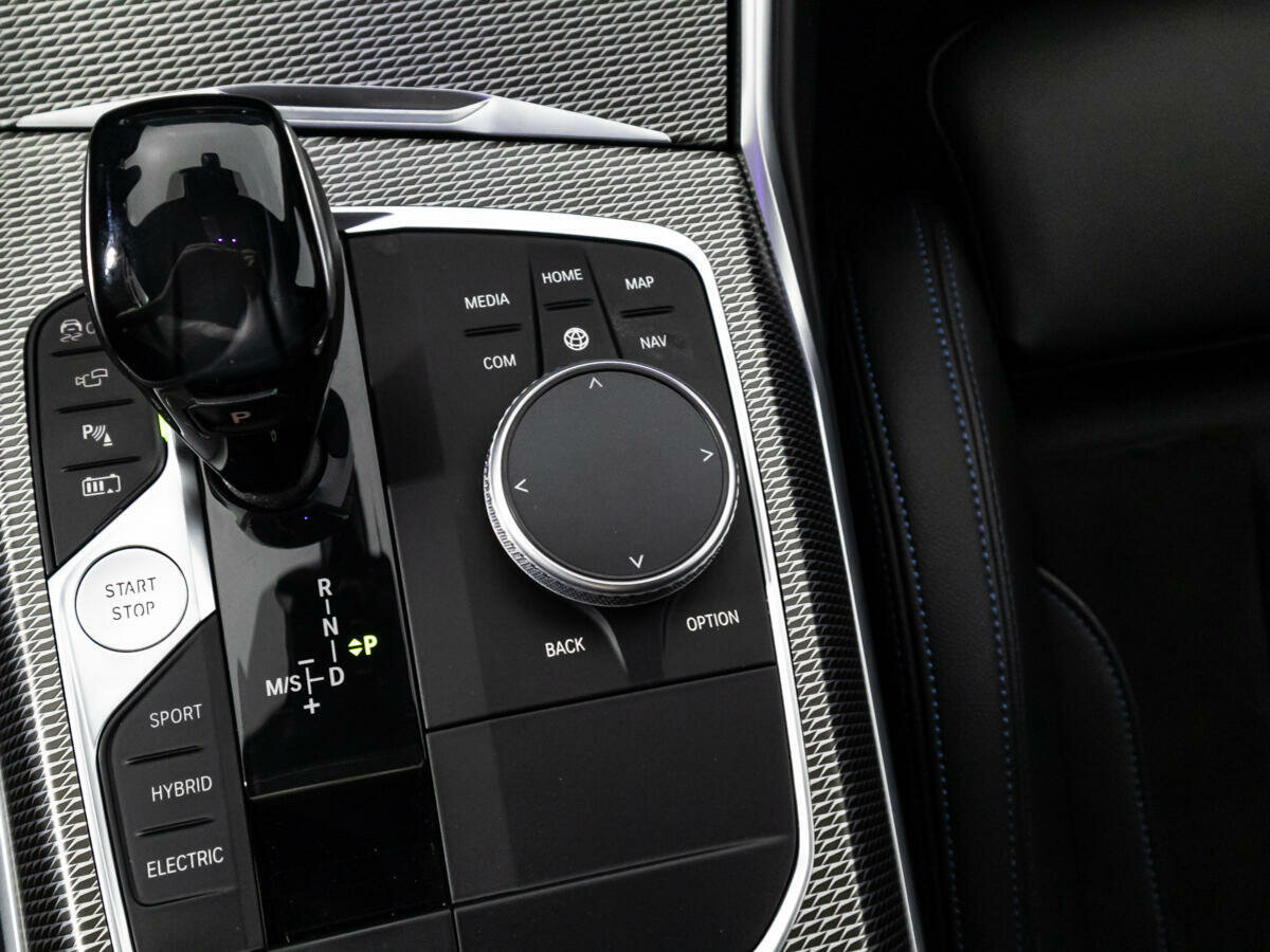 BMW 3 серии 330e, 2020