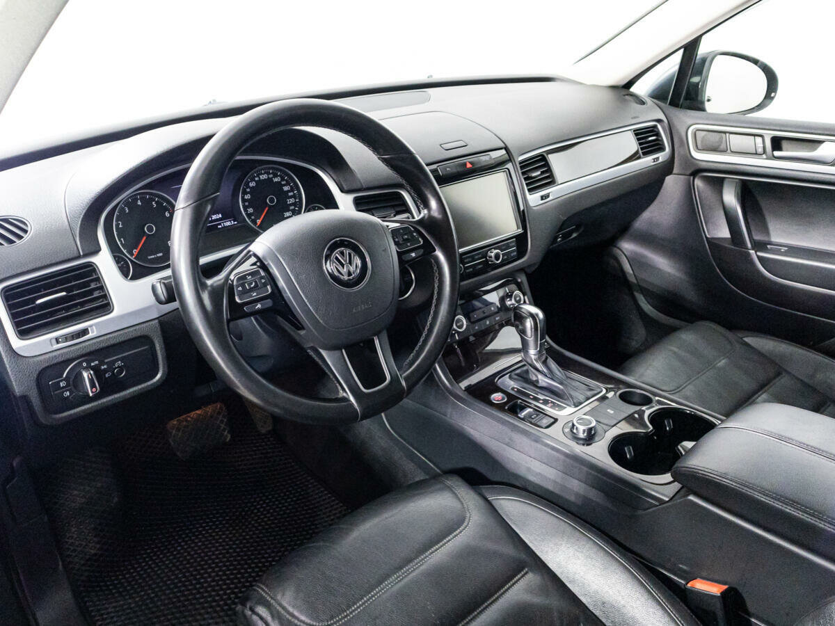 Volkswagen Touareg, 2012