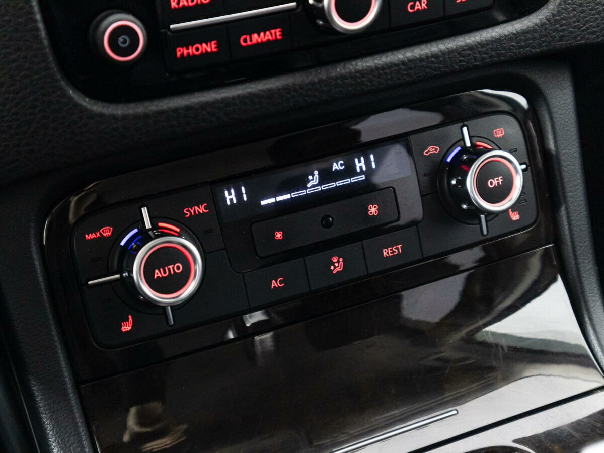 Volkswagen Touareg, 2012