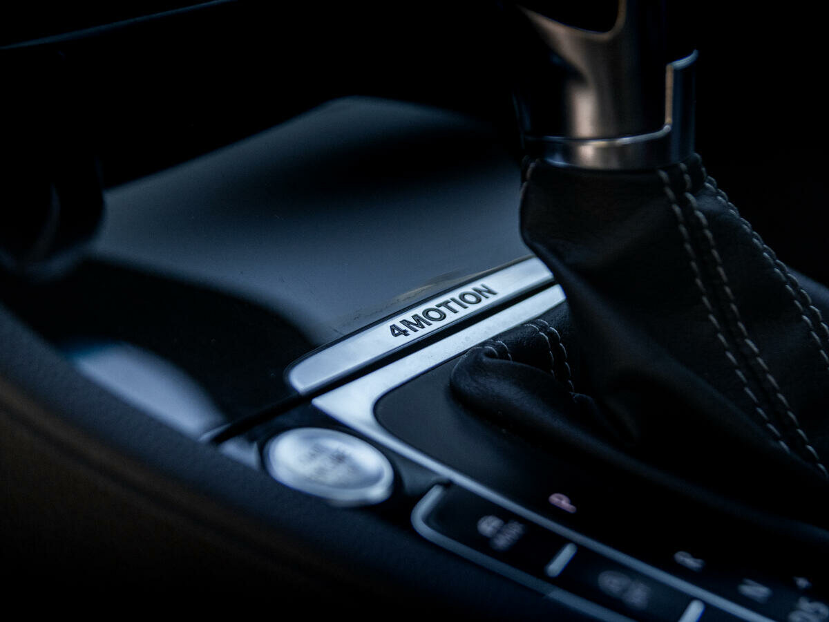 Volkswagen Golf R, 2014