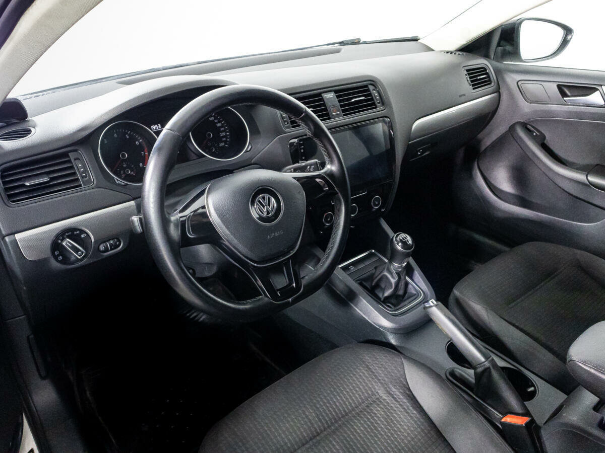 Volkswagen Jetta, 2015