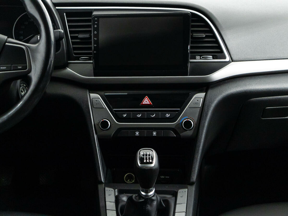 Hyundai Elantra, 2017