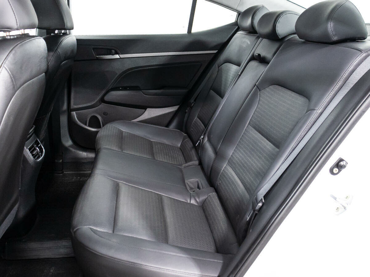 Hyundai Elantra, 2016