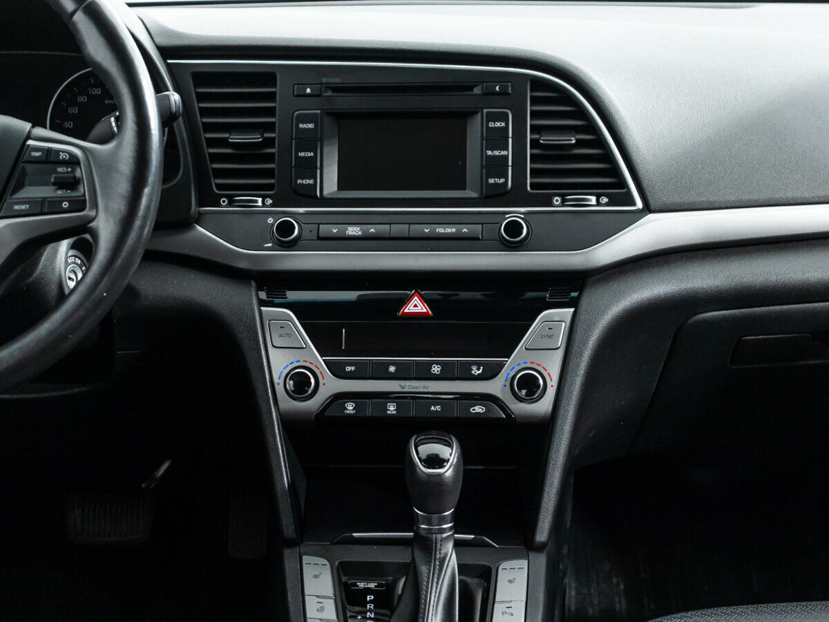 Hyundai Elantra, 2016