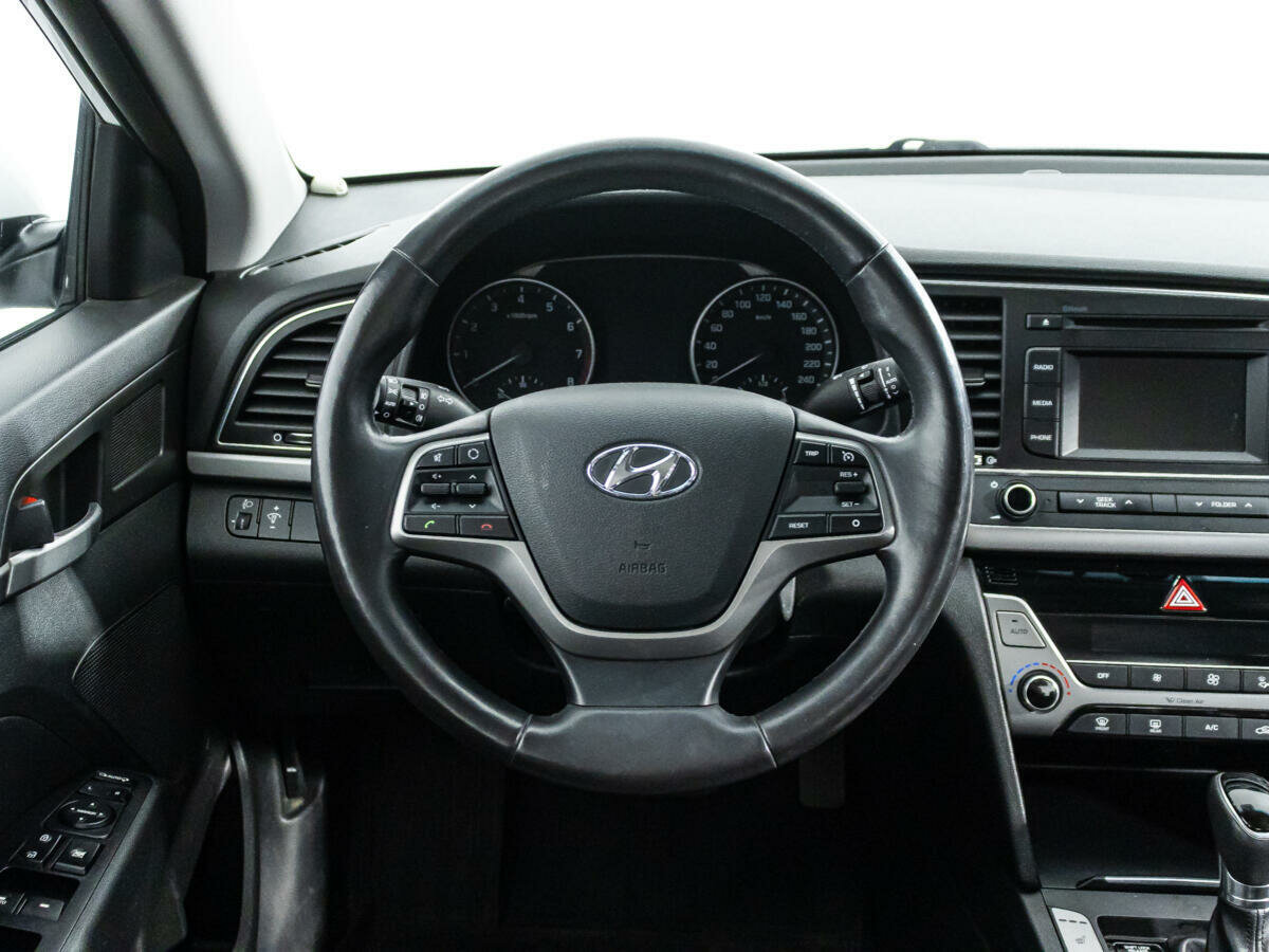 Hyundai Elantra, 2016