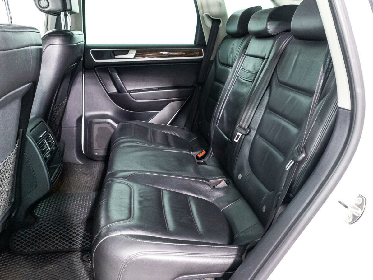 Volkswagen Touareg, 2013